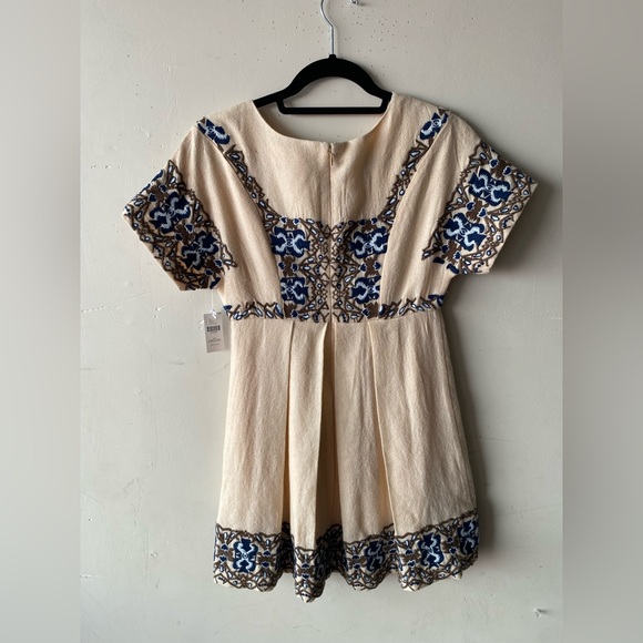NWT• Korvilas Yulia for Anthropologie Embroidered Boho Mini Dress Cream Blue 2P - Picture 3 of 16